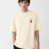 Das Erdbeer-T-Shirt Logo-T-Shirt mit Erdbeer-Aufnäher