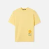 Das Hello Dubai T-Shirt Logo-T-Shirt – exklusiv online und in unseren Verkaufsstellen in den Vereinigten Arabischen Emiraten erhältlich