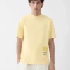 Das Hello Dubai T-Shirt Logo-T-Shirt – exklusiv online und in unseren Verkaufsstellen in den Vereinigten Arabischen Emiraten erhältlich