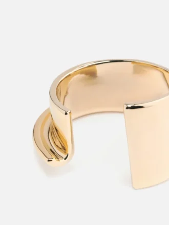 Das J-Armband Geformtes „J”-Armband