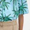 Das Jeanshemd Kurzarmhemd mit Palmen- und Sternenprint