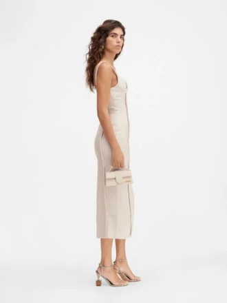 Das Kleid Valérie Ausgefranstes, tailliertes Kleid