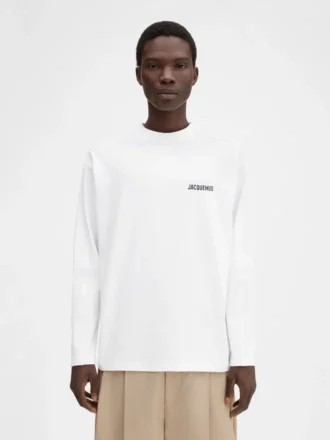 Das Langarm-T-Shirt mit Montaigne-Adresse Langarm-T-Shirt mit aufgedruckter Adresse und Logo – exklusiv online und in unserem Pariser Store erhältlich