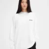 Das New York Address Langarm-T-Shirt Langarm-T-Shirt mit aufgedruckter Adresse und Logo – exklusiv online und in unserem New Yorker Store erhältlich