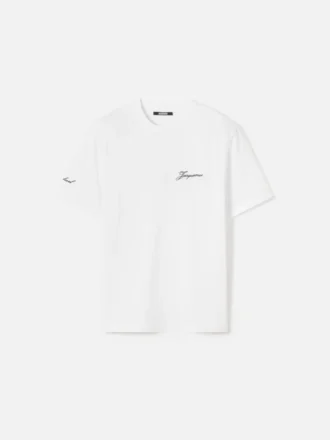 Das T-Shirt des Courchevel High Altitude Club Kurzarm-T-Shirt mit Logo – exklusiv online und in unserer Boutique in Courchevel erhältlich