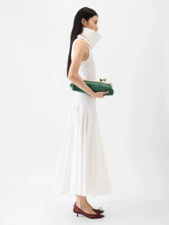Das Triana-Kleid Ausgestelltes Godet-Kleid