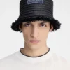 Der Bacino-Bucket-Hat Hut aus ausgefranstem Raffia
