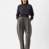 Der bestickte Pullover Bestickter Strickpullover