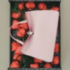 Der Erdbeer-Origami-Anhänger in Erdbeerform