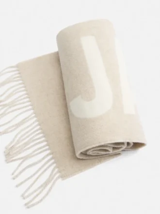 Der Jacquemus-Schal Fringe Logo-Schal