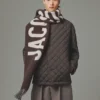 Der Jacquemus-Schal Fringe Logo-Schal