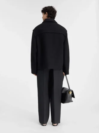Der kurze Mantel Minimalistische, kastenförmige Jacke