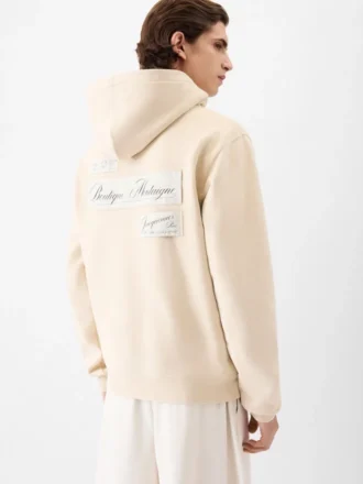 Der Montaigne Hoodie Kapuzenpullover mit Logo – exklusiv online und in unserem Pariser Store erhältlich