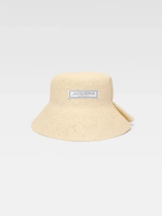 Der Vela-Hut Gefalteter Raffia-Bucket-Hut