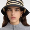 Der Vela-Hut Gefalteter Raffia-Bucket-Hut