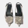 Die flachen Duelo-Slingbacks Runde und eckige Kitten Heels