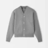 Die geknöpfte Strickjacke Geknöpfte Strickjacke