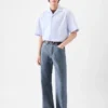 Die gerade geschnittene Jeanshose von de-Nîmes Jeans mit geradem Bein