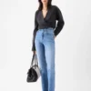 Die gerade geschnittene Jeanshose von de-Nîmes Jeans mit geradem Bein