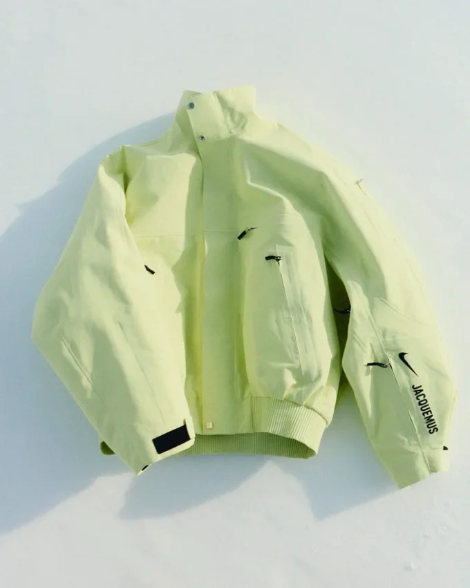 Die Gore-Tex-Jacke JACQUEMUS + Nike 2-in-1-Gore-Tex-Jacke – Zusammenarbeit zwischen JACQUEMUS und Nike