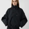 Die Gore-Tex-Jacke JACQUEMUS + Nike 2-in-1-Gore-Tex-Jacke – Zusammenarbeit zwischen JACQUEMUS und Nike
