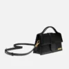 Die große Bambino Handtasche mit verstellbarem Crossbody-Riemen