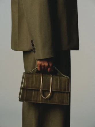 Die große Bambino Metal-Tasche mit Klappe