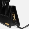 Die Handtasche Chiquito aus gewickeltem Leder