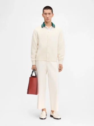 Die JACQUEMUS-Strickjacke Signature-Strickjacke