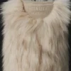 Die Jacquemus Yeti Moon Boot High Kunstfellstiefel – in Zusammenarbeit mit Moon Boot