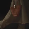 Die kleine Bambola Kleine asymmetrische Beuteltasche