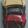 Die kleine Schultertasche Bisou Chaine Small