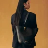 Die mittelgroße Bambola Medium Asymmetrische Beuteltasche