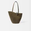 Die mittelgroße Bambola Medium Asymmetrische Beuteltasche