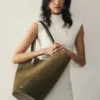Die mittelgroße Bambola Medium Asymmetrische Beuteltasche