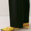 Die niedrigen Cubisto Banane Gewebte Banane-Slingbacks