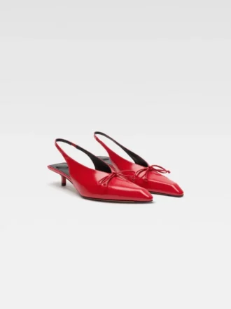 Die niedrigen Cubisto-Slingbacks Slingback-Kitten-Heels