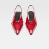 Die niedrigen Cubisto-Slingbacks Slingback-Kitten-Heels