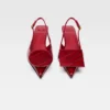 Die niedrigen Duelo-Slingbacks Runde und eckige Kitten Heels