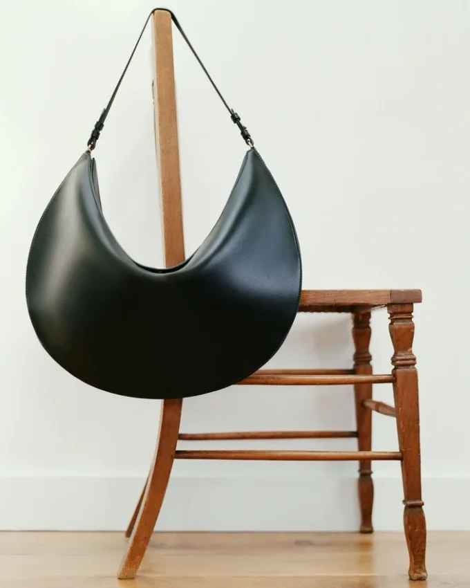Die Ovalo-Tasche Hobo-Tasche