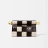 Die Rond Carré Clutch Take-out Clutch