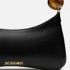 Die Schultertasche Bisou Perle mit Perlenverzierung