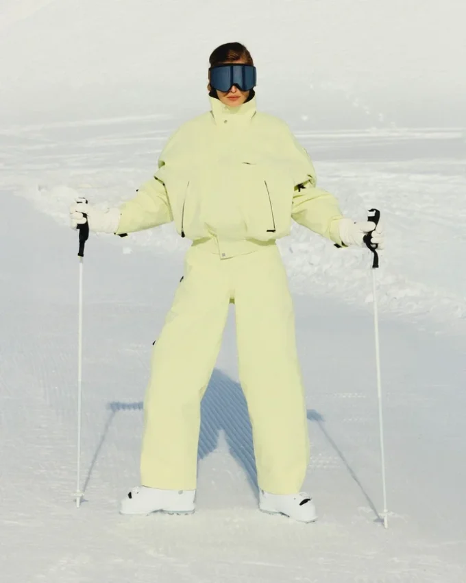 Maßgeschneiderte Gore-Tex-Hose Jacquemus + Nike Maßgeschneiderte Hose aus Gore-Tex – Zusammenarbeit zwischen Jacquemus und Nike